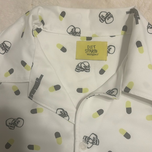 Men’s DIET STARTS MONDAY SHIRT - Picture 2 of 5